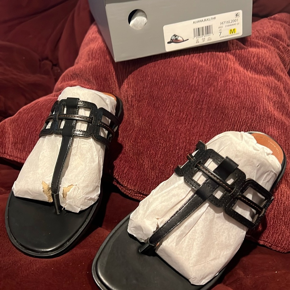Vionic women’s black sandals.  Brand new